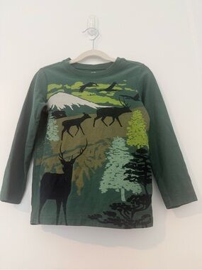 Tea Collection Green Scenic Mountain & Deer Long-Sleeve Tee